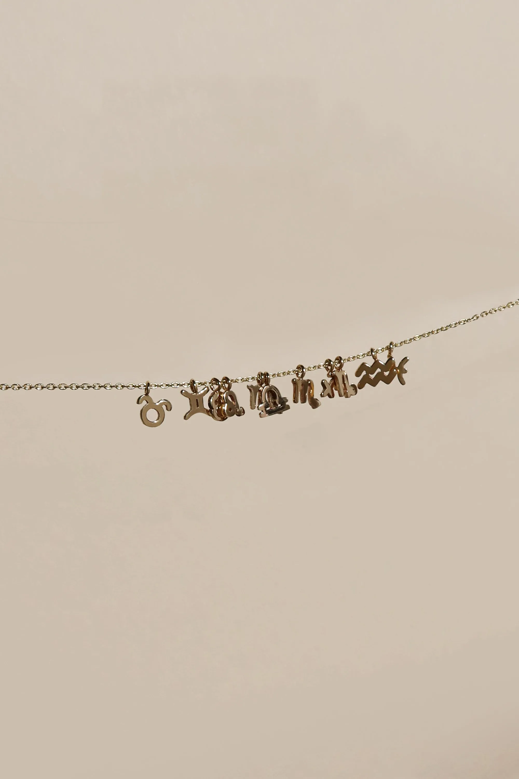 PETITE CANCERIAN ZODIAC NECKLACE