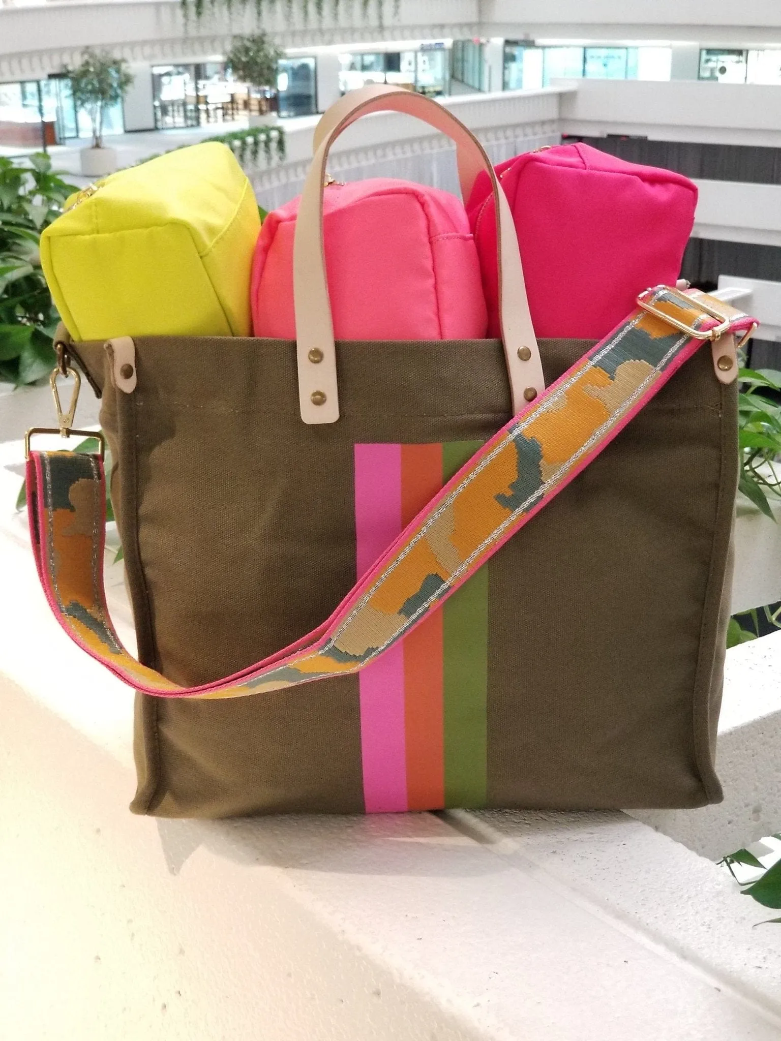 TG10246 Striped Canvas Tote Bag With Guitar Strap