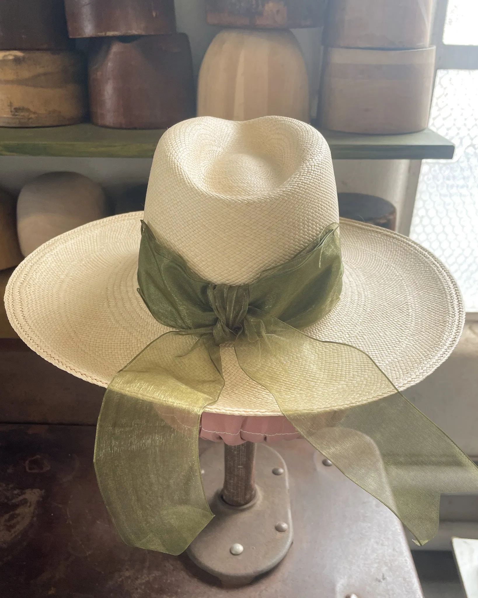 Wide brim straw fedora